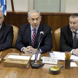 Israel's Prime Minister Benjamin Netanyahu (C) attends the weekly cabinet meeting in Jerusalem November 24, 2013. REUTERS/Abir Sultan/Pool Israel's Prime Minister Benjamin Netanyahu (C) attends the weekly cabinet meeting in Jerusalem November 24, 2013. REUTERS/Abir Sultan/Pool