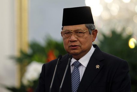Indonesian President Susilo Bambang Yudhoyono speaks beside Dutch Prime Minister Mark Rutte (not pictured) during a joint news conference at Indonesian President Susilo Bambang Yudhoyono speaks beside Dutch Prime Minister Mark Rutte (not pictured) during a joint news conference at