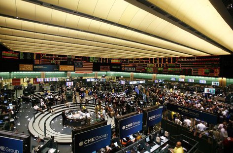 Traders work on the floor of the New York Mercantile Exchange, September 30, 2008. REUTERS/Lucas Jackson Traders work on the floor of the New York Mercantile Exchange, September 30, 2008. REUTERS/Lucas Jackson
