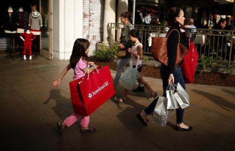 People shop at The Grove mall in Los Angeles November 26, 2013. REUTERS/Lucy Nicholson People shop at The Grove mall in Los Angeles November 26, 2013. REUTERS/Lucy Nicholson