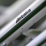 Scale models of Alitalia airplanes are displayed at a shop selling models of vehicles in Rome October 31, 2013. REUTERS/Alessandro Bianchi Scale models of Alitalia airplanes are displayed at a shop selling models of vehicles in Rome October 31, 2013. REUTERS/Alessandro Bianchi