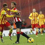 Barcelona's Neymar (L) is challenged by Athletic Bilbao's Carlos Gurpegui (2nd L) during their Spanish first division soccer match at San Ma Barcelona's Neymar (L) is challenged by Athletic Bilbao's Carlos Gurpegui (2nd L) during their Spanish first division soccer match at San Ma