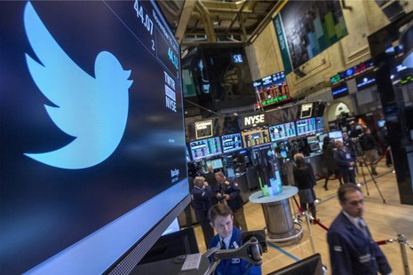 The Twitter symbol is displayed at the post where the stock is traded on the floor of the New York Stock Exchange, November 15, 2013. REUTER The Twitter symbol is displayed at the post where the stock is traded on the floor of the New York Stock Exchange, November 15, 2013. REUTER