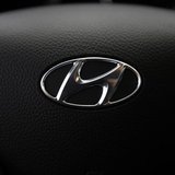 The logo of Hyundai Motor is seen on the steering wheel of a car at a Hyundai dealership in Seoul April 25, 2013. REUTERS/Kim Hong-Ji The logo of Hyundai Motor is seen on the steering wheel of a car at a Hyundai dealership in Seoul April 25, 2013. REUTERS/Kim Hong-Ji
