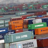 Shipping containers are seen at the Port Newark Container Terminal near New York City July 2, 2009. REUTERS/Mike Segar Shipping containers are seen at the Port Newark Container Terminal near New York City July 2, 2009. REUTERS/Mike Segar
