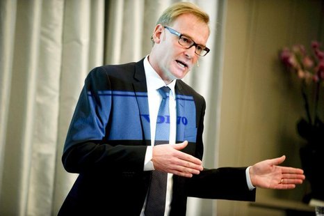 Volvo truck maker CEO Olof Persson gestures during a news conference in Stockholm October 25, 2011. REUTERS/Bertil Ericson / SCANPIX Volvo truck maker CEO Olof Persson gestures during a news conference in Stockholm October 25, 2011. REUTERS/Bertil Ericson / SCANPIX