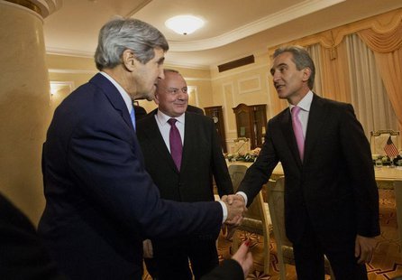 US Secretary of State John Kerry meets with Moldova's President Nicolae Timofti, (C) and Prime Minister Lurie Leanca, (R) at the Official Re US Secretary of State John Kerry meets with Moldova's President Nicolae Timofti, (C) and Prime Minister Lurie Leanca, (R) at the Official Re