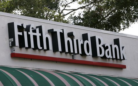 A branch location of Fifth Third Bank is shown in Boca Raton, Florida, January 21, 2010. REUTERS/Joe Skipper A branch location of Fifth Third Bank is shown in Boca Raton, Florida, January 21, 2010. REUTERS/Joe Skipper