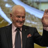 Barrick Gold Corporation Chairman Peter Munk waves during the annual general meeting of shareholders in Toronto May 2, 2012. REUTERS/ Mike C Barrick Gold Corporation Chairman Peter Munk waves during the annual general meeting of shareholders in Toronto May 2, 2012. REUTERS/ Mike C