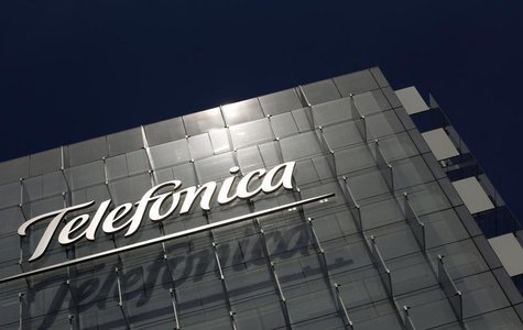 The logo of Spain's telecommunications giant Telefonica is seen at the company's headquarters in Madrid July 29, 2010. REUTERS/Susana Vera The logo of Spain's telecommunications giant Telefonica is seen at the company's headquarters in Madrid July 29, 2010. REUTERS/Susana Vera