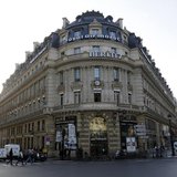 General view shows the facade of a BNP Paribas bank branch in central Paris October 17, 2013. REUTERS/Jacky Naegelen General view shows the facade of a BNP Paribas bank branch in central Paris October 17, 2013. REUTERS/Jacky Naegelen
