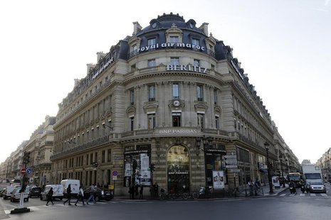 General view shows the facade of a BNP Paribas bank branch in central Paris October 17, 2013. REUTERS/Jacky Naegelen General view shows the facade of a BNP Paribas bank branch in central Paris October 17, 2013. REUTERS/Jacky Naegelen