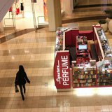 A woman walks through a shopping mall in San Francisco, California January 5, 2012. REUTERS/Robert Galbraith A woman walks through a shopping mall in San Francisco, California January 5, 2012. REUTERS/Robert Galbraith
