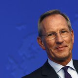 Michael Diekmann, chief executive of Europe's biggest insurer Allianz SE, poses before the company's annual news conference in Unterfoehring Michael Diekmann, chief executive of Europe's biggest insurer Allianz SE, poses before the company's annual news conference in Unterfoehring