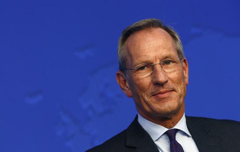 Michael Diekmann, chief executive of Europe's biggest insurer Allianz SE, poses before the company's annual news conference in Unterfoehring Michael Diekmann, chief executive of Europe's biggest insurer Allianz SE, poses before the company's annual news conference in Unterfoehring
