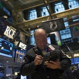 Traders work on the floor of the New York Stock Exchange December 6, 2013. REUTERS/Brendan McDermid Traders work on the floor of the New York Stock Exchange December 6, 2013. REUTERS/Brendan McDermid