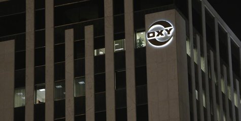 The Occidental Petroleum Corp headquarters is pictured in Los Angeles, California September 16, 2013. REUTERS/Mario Anzuoni The Occidental Petroleum Corp headquarters is pictured in Los Angeles, California September 16, 2013. REUTERS/Mario Anzuoni