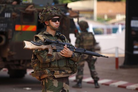 A French sniper holds his rifle in Bangui December 8, 2013. REUTERS/Emmanuel Braun A French sniper holds his rifle in Bangui December 8, 2013. REUTERS/Emmanuel Braun