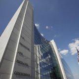 The headquarters of the U.S. Securities and Exchange Commission (SEC) are seen in Washington, July 6, 2009. REUTERS/Jim Bourg The headquarters of the U.S. Securities and Exchange Commission (SEC) are seen in Washington, July 6, 2009. REUTERS/Jim Bourg
