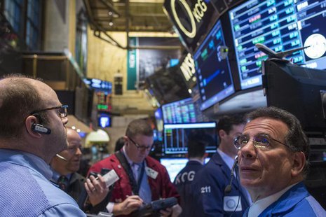 Traders work on the floor of the New York Stock Exchange December 9, 2013. REUTERS/Brendan McDermid Traders work on the floor of the New York Stock Exchange December 9, 2013. REUTERS/Brendan McDermid
