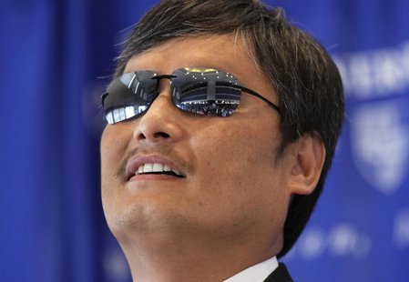 Chinese dissident Chen Guangcheng speaks at a news conference at the National Press Club in Washington October 2, 2013. REUTERS/Yuri Gripas Chinese dissident Chen Guangcheng speaks at a news conference at the National Press Club in Washington October 2, 2013. REUTERS/Yuri Gripas