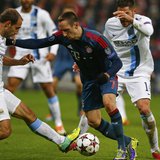 Bayern Munich's Franck Ribery is stopped by Manchester City's Pablo Zabaleta (L) and Javi Garcia during their Champions League Group D socce Bayern Munich's Franck Ribery is stopped by Manchester City's Pablo Zabaleta (L) and Javi Garcia during their Champions League Group D socce
