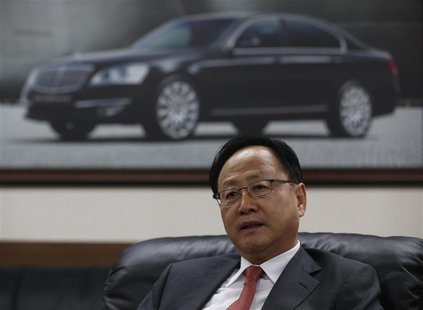 Lee Yoo-il, President and CEO of Ssangyong Motor Co, speaks during an interview with Reuters at his office in Seoul December 10, 2013. REUTE Lee Yoo-il, President and CEO of Ssangyong Motor Co, speaks during an interview with Reuters at his office in Seoul December 10, 2013. REUTE