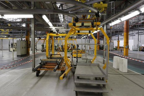 General view of an empty car assembly line at the PSA-Peugeot Citroen automobile plant in Aulnay-sous-Bois, near Paris, July 4, 2013. REUTER General view of an empty car assembly line at the PSA-Peugeot Citroen automobile plant in Aulnay-sous-Bois, near Paris, July 4, 2013. REUTER