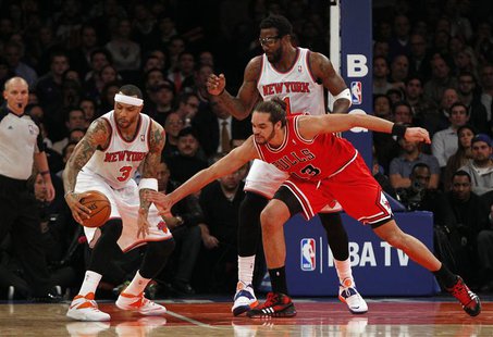 Dec 11, 2013; New York, NY, USA; New York Knicks power forward Kenyon Martin (3) grabs a loose ball away from Chicago Bulls center Joakim No Dec 11, 2013; New York, NY, USA; New York Knicks power forward Kenyon Martin (3) grabs a loose ball away from Chicago Bulls center Joakim No