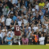 West Ham United's Ravel Morrison (L) celebrates with team mate Ricardo Vaz Te after scoring against Tottenham Hotspur during their English P West Ham United's Ravel Morrison (L) celebrates with team mate Ricardo Vaz Te after scoring against Tottenham Hotspur during their English P
