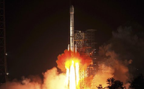 The Long March-3B rocket carrying the Chang'e-3 lunar probe blasts off from the launch pad at Xichang Satellite Launch Center, Sichuan provi The Long March-3B rocket carrying the Chang'e-3 lunar probe blasts off from the launch pad at Xichang Satellite Launch Center, Sichuan provi