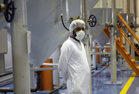 A technician is seen at the uranium conversion facility in Isfahan, 450 kilometers south of Tehran February 3, 2007. REUTERS/Caren Firouz A technician is seen at the uranium conversion facility in Isfahan, 450 kilometers south of Tehran February 3, 2007. REUTERS/Caren Firouz