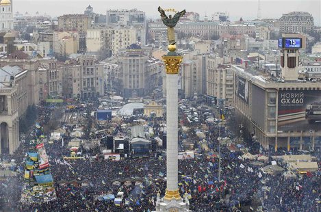 General view of pro-European intergration protesters gathering for a mass rally at Independence Square in Kiev December 15, 2013. REUTERS/Ma General view of pro-European intergration protesters gathering for a mass rally at Independence Square in Kiev December 15, 2013. REUTERS/Ma
