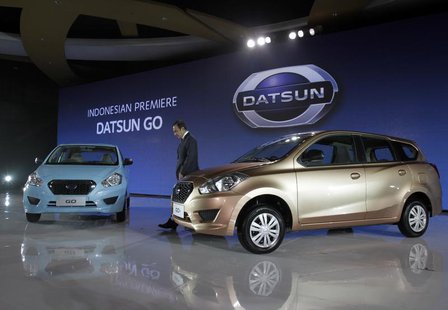 Datsun Chief Executive Carlos Ghosn walks during launch Datsun GO in Jakarta, September 17, 2013. REUTERS/Supri Datsun Chief Executive Carlos Ghosn walks during launch Datsun GO in Jakarta, September 17, 2013. REUTERS/Supri