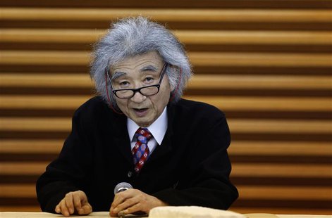 Japan's maestro Seiji Ozawa speaks during a news conference in Tokyo December 19, 2013. REUTERS/Yuya Shino Japan's maestro Seiji Ozawa speaks during a news conference in Tokyo December 19, 2013. REUTERS/Yuya Shino