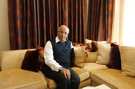 Egypt's former prime minister Ahmed Shafik poses for a photo at his residence in Abu Dhabi February 6, 2013. REUTERS/Jumana El Heloueh Egypt's former prime minister Ahmed Shafik poses for a photo at his residence in Abu Dhabi February 6, 2013. REUTERS/Jumana El Heloueh