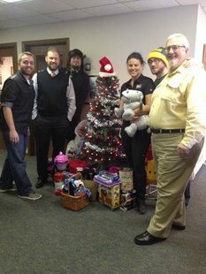 (In photo from left to right: Jeff Frieders, Steve Schoucten, Josh Dekker, Jess Kelley, Billy Harpold and Tim Kaker from Big Brothers Big Sisters.) (In photo from left to right: Jeff Frieders, Steve Schoucten, Josh Dekker, Jess Kelley, Billy Harpold and Tim Kaker from Big Brothers Big Sisters.)