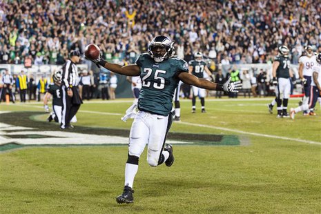Dec 22, 2013; Philadelphia, PA, USA; Philadelphia Eagles running back LeSean McCoy (25) celebrates scoring a touchdown during the third quar Dec 22, 2013; Philadelphia, PA, USA; Philadelphia Eagles running back LeSean McCoy (25) celebrates scoring a touchdown during the third quar