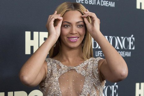 Singer Beyonce attends HBO's New York premiere of her documentary "Beyonce - Life is But a Dream" in New York February 12, 2013. REUTERS/And Singer Beyonce attends HBO's New York premiere of her documentary "Beyonce - Life is But a Dream" in New York February 12, 2013. REUTERS/And