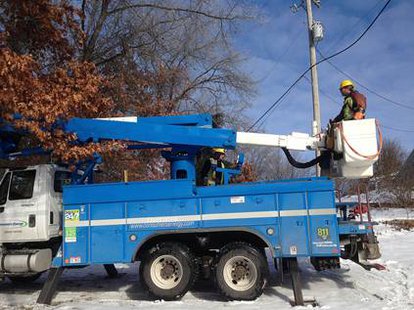 Consumers Crews helped by blue skies and milder conditions as they address the last of the outages in Mid-Michigan. (picture courtesy Consumers Energy) Consumers Crews helped by blue skies and milder conditions as they address the last of the outages in Mid-Michigan. (picture courtesy Consumers Energy)
