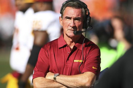 Oct 27, 2013; Denver, CO, USA; Washington Redskins head coach Mike Shanahan on the sidelines during the first half against the Denver Bronco Oct 27, 2013; Denver, CO, USA; Washington Redskins head coach Mike Shanahan on the sidelines during the first half against the Denver Bronco