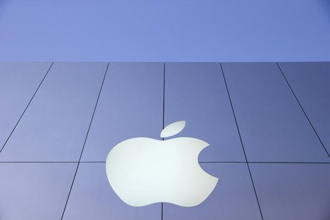 An Apple logo is seen during Black Friday in San Francisco, California November 29, 2013. REUTERS/Stephen Lam An Apple logo is seen during Black Friday in San Francisco, California November 29, 2013. REUTERS/Stephen Lam