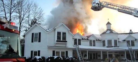 Ephraim Inn damaged by fire on Dec. 30, 2013. (Photo from: YouTube). Ephraim Inn damaged by fire on Dec. 30, 2013. (Photo from: YouTube).