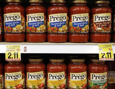 Jars of Prego pasta sauce line the shelves at a local grocery store in Golden, Colorado September 11, 2009. REUTERS/Rick Wilking Jars of Prego pasta sauce line the shelves at a local grocery store in Golden, Colorado September 11, 2009. REUTERS/Rick Wilking