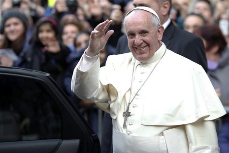 Pope Francis waves as he leaves at the end of his mass at the Church of the Most Holy Name of Jesus in downtown Rome January 3, 2014. REUTER Pope Francis waves as he leaves at the end of his mass at the Church of the Most Holy Name of Jesus in downtown Rome January 3, 2014. REUTER