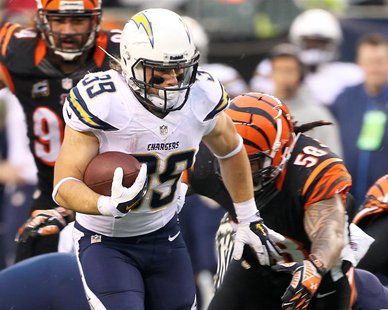 Jan 5, 2014; Cincinnati, OH, USA; San Diego Chargers running back Danny Woodhead (39) runs the ball during the third quarter against the Cin Jan 5, 2014; Cincinnati, OH, USA; San Diego Chargers running back Danny Woodhead (39) runs the ball during the third quarter against the Cin