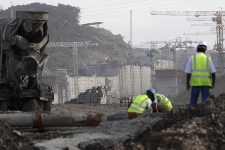 Workers are seen at the construction site of the Panama Canal Expansion project on the outskirts of Colon City January 7, 2014. REUTERS/Carl Workers are seen at the construction site of the Panama Canal Expansion project on the outskirts of Colon City January 7, 2014. REUTERS/Carl