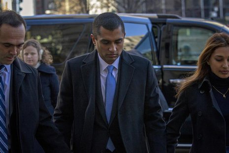 Former SAC Capital portfolio manager Mathew Martoma (C) arrives at the Manhattan Federal Courthouse with his lawyer in New York, January 7, Former SAC Capital portfolio manager Mathew Martoma (C) arrives at the Manhattan Federal Courthouse with his lawyer in New York, January 7,