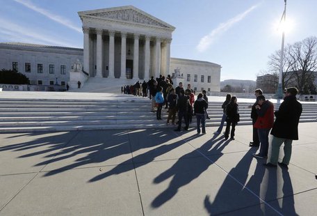 Members of the public cast shadows as they line up in front of the U.S. Supreme Court in Washington January 13, 2014. REUTERS/Larry Downing Members of the public cast shadows as they line up in front of the U.S. Supreme Court in Washington January 13, 2014. REUTERS/Larry Downing