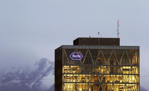 The logo of Swiss pharmaceutical company Roche is seen at a plant in the central Swiss village of Rotkreuz November 6, 2013. REUTERS/Arnd Wi The logo of Swiss pharmaceutical company Roche is seen at a plant in the central Swiss village of Rotkreuz November 6, 2013. REUTERS/Arnd Wi